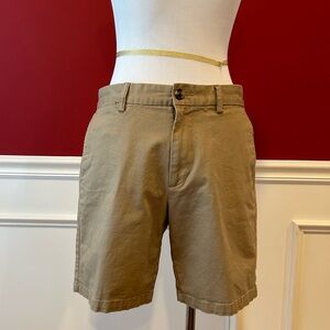 Old Navy Ultimate Slim men’s shorts. 32 Waist. 7 inch inseam.